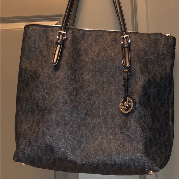 Michael Kors Handbags - Black Michael Kors Tote